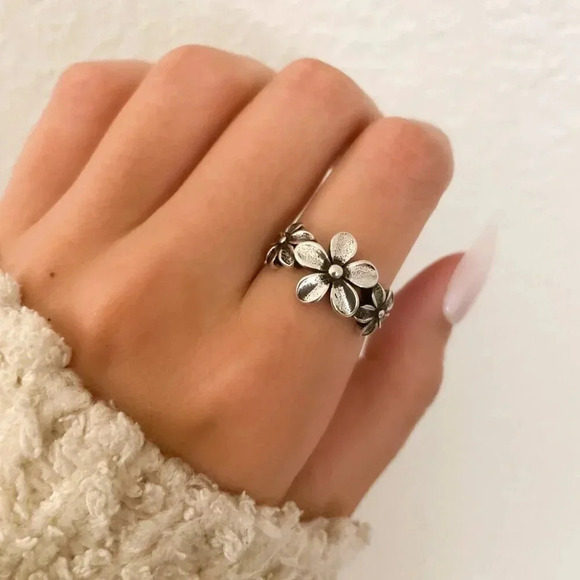 925 Sterling Silver Vintage Flower Ring Dainty Minimalist Ring - Picture 2 of 11